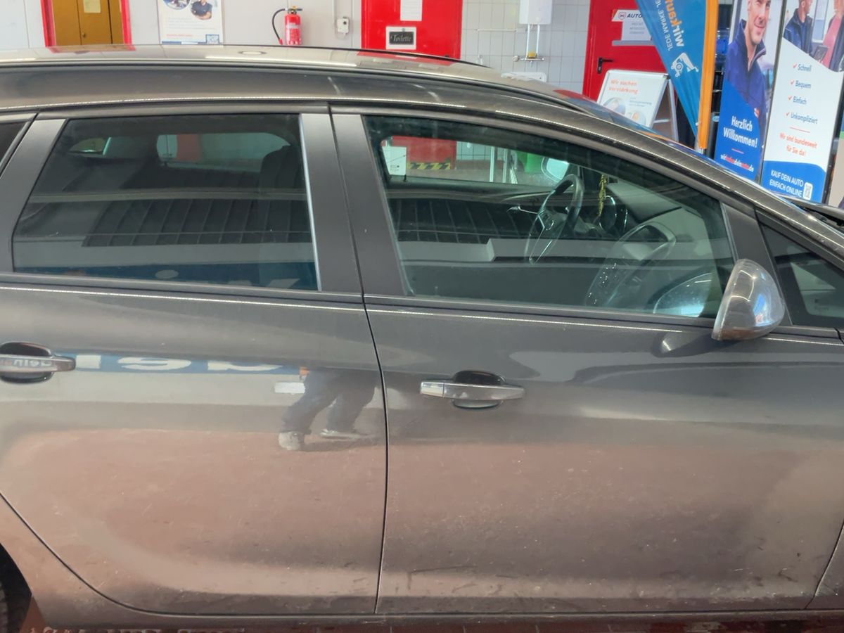 Opel Astra 2015 — photo 11