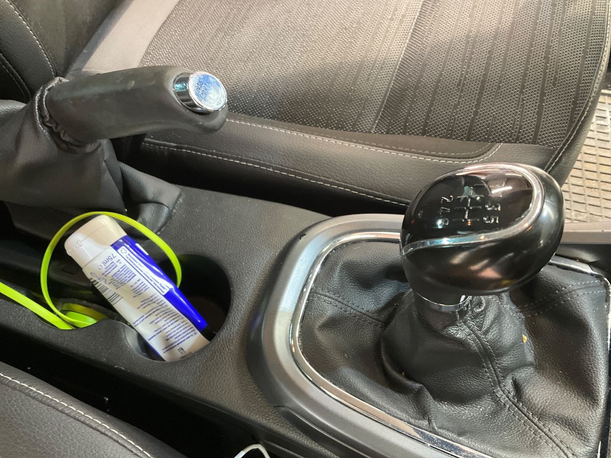 Opel Astra 2015 — photo 38