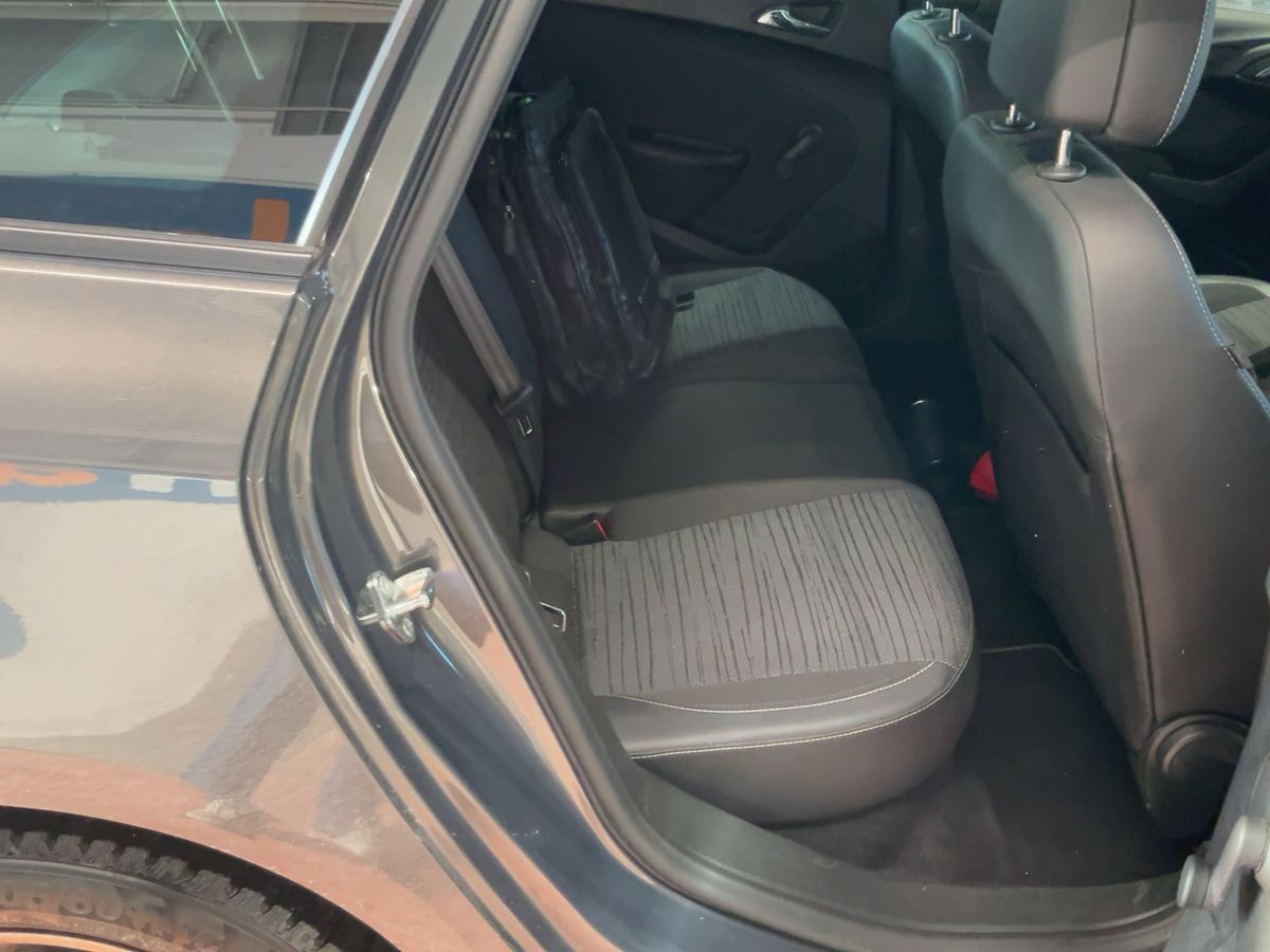 Opel Astra 2015 — photo 21