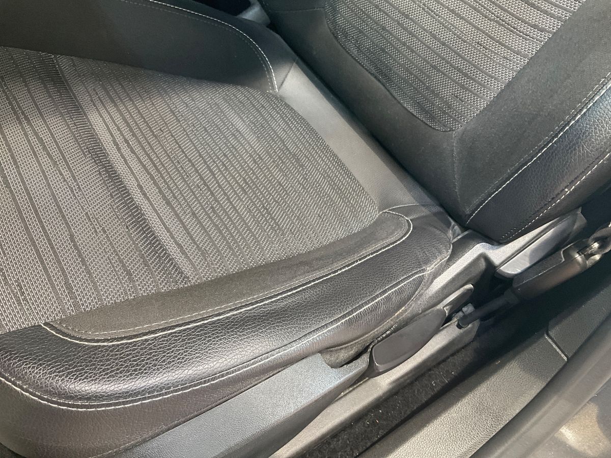 Opel Astra 2015 — photo 30
