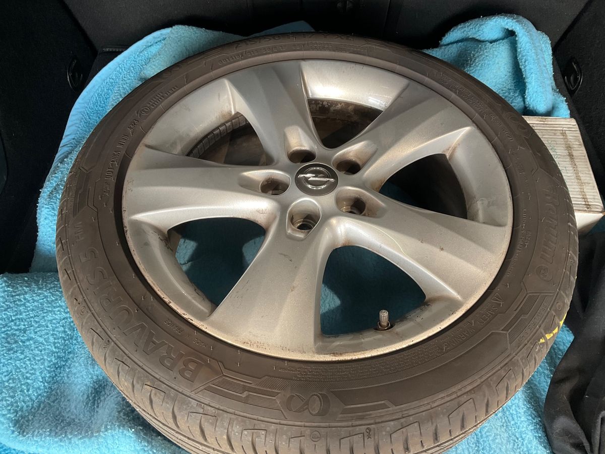 Opel Astra 2015 — photo 16