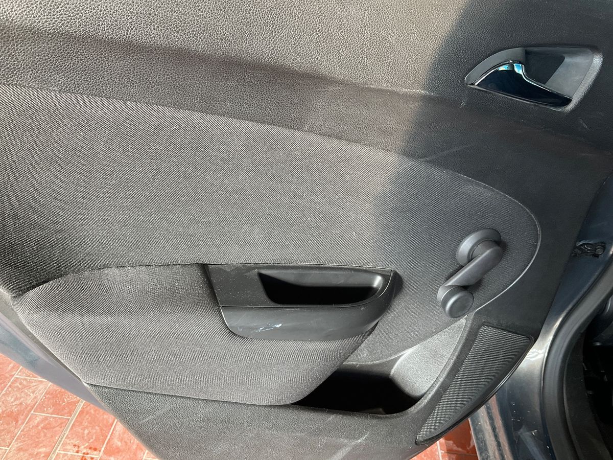 Opel Astra 2015 — photo 35
