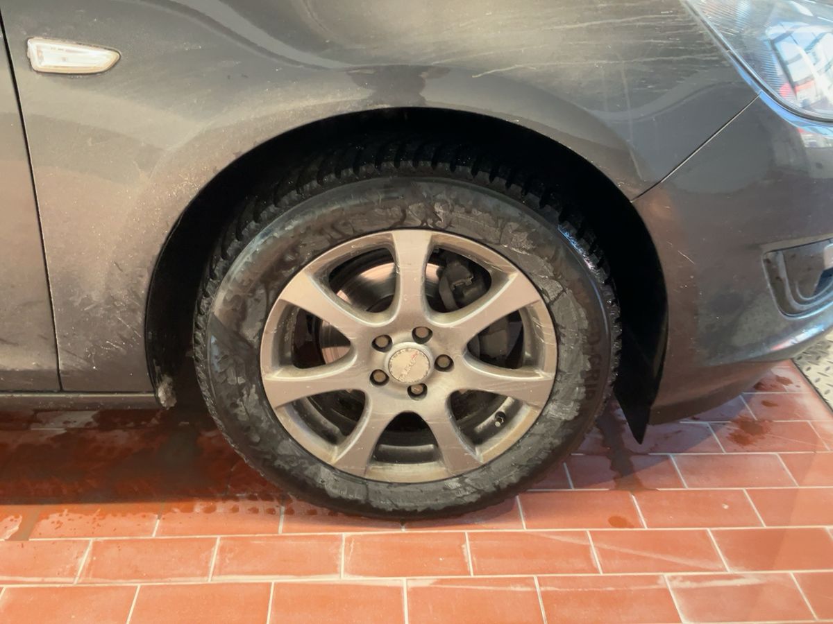 Opel Astra 2015 — photo 12