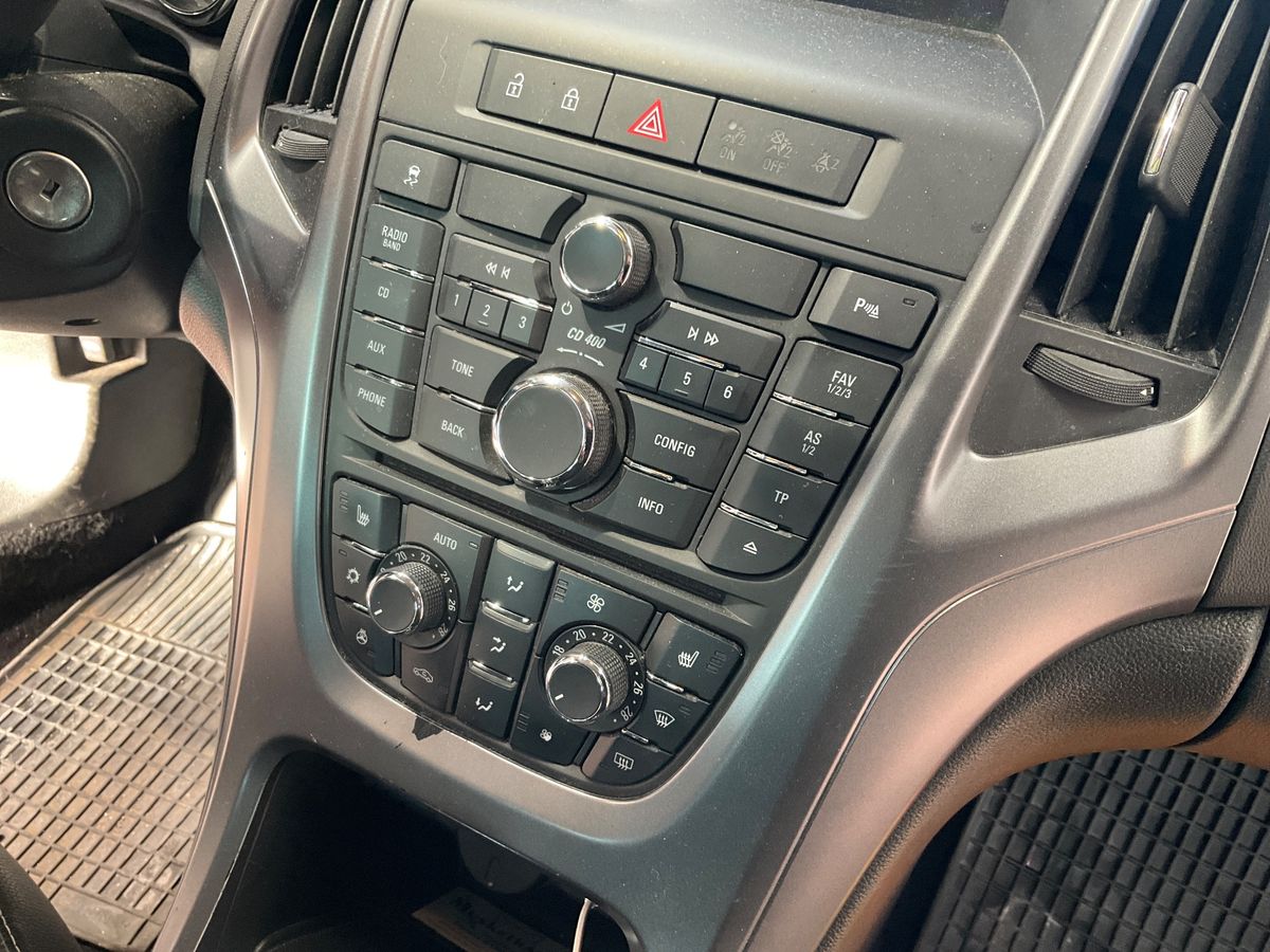Opel Astra 2015 — photo 39