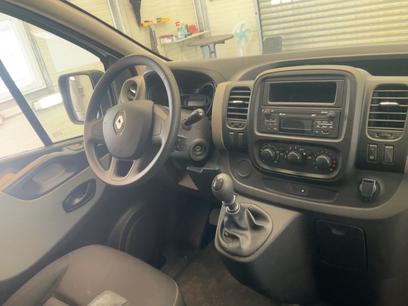 Renault Trafic 1.6 dCi L1H1 2,7t Komfort 2019 – снимка 17