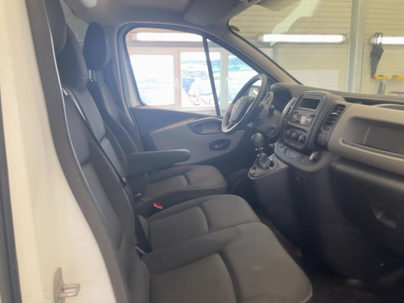 Renault Trafic 1.6 dCi L1H1 2,7t Komfort 2019 – снимка 16
