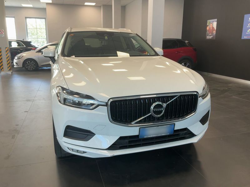 Volvo XC60 2.0 B4 Diesel Mild-Hybrid Momentum Pro AWD — zdjęcie 9