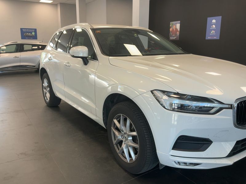 Volvo XC60 2.0 B4 Diesel Mild-Hybrid Momentum Pro AWD — zdjęcie 8