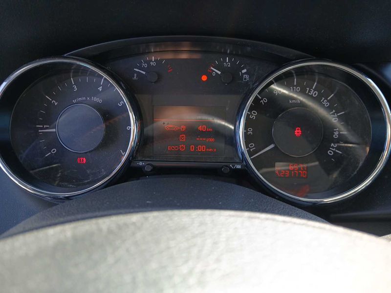 Peugeot 3008 1.2 e-THP Allure — zdjęcie 12
