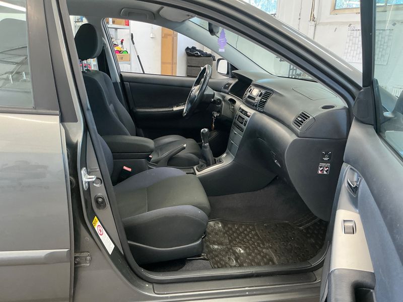 Toyota Corolla 1.6 Sol — zdjęcie 3