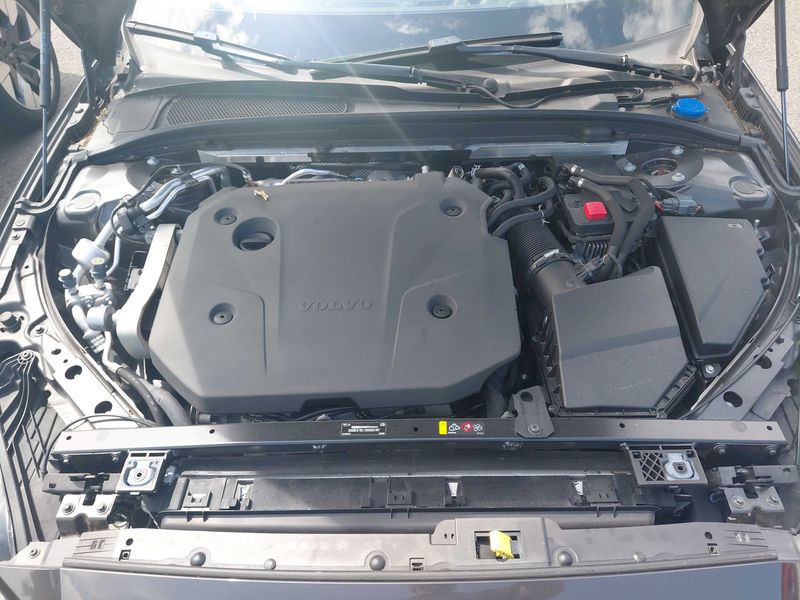 Volvo V60 Cross Country 2.0 B4 Mild-Hybrid Ultimate AWD — zdjęcie 8