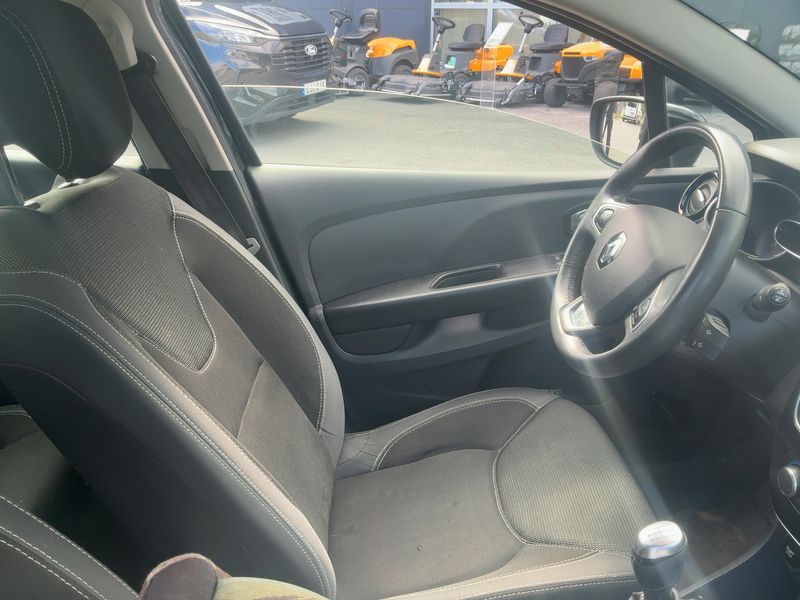 Renault Clio 1.5 dCi Intens 2016 – снимка 17