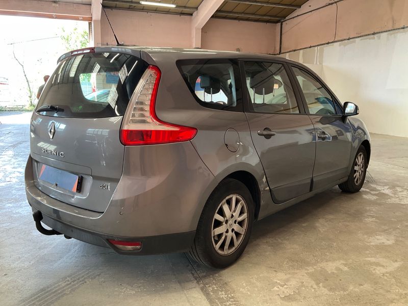 Renault Grand Scenic 1.5 dCi Carminat Tom-Tom — zdjęcie 2
