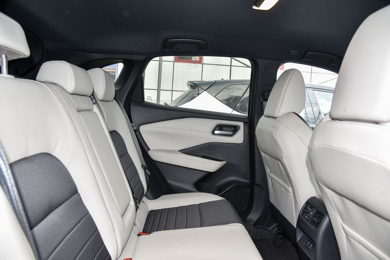 Nissan Qashqai 1.5 VC-T e-POWER Acenta — zdjęcie 14