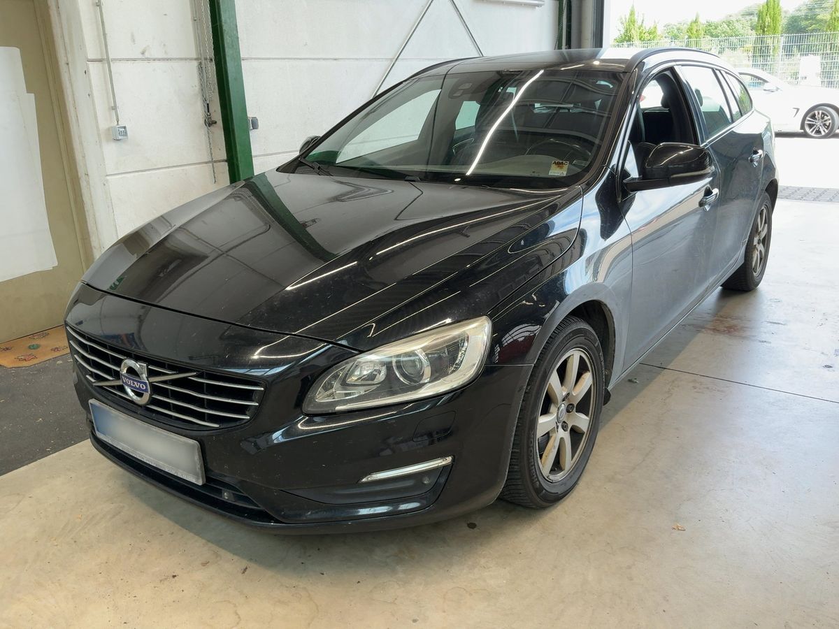 Volvo V60 2016 — photo 1