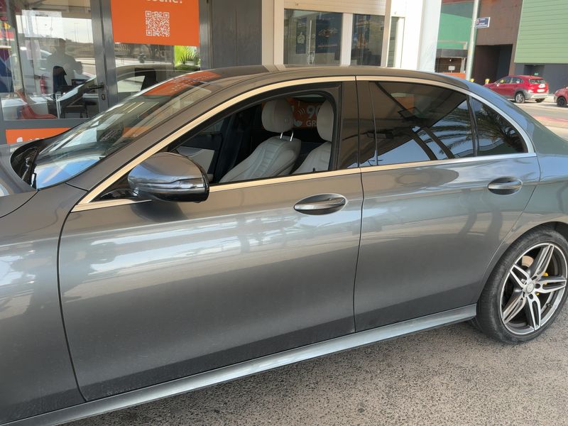 Mercedes-Benz E-Klasse E 350 d AMG Line — zdjęcie 4