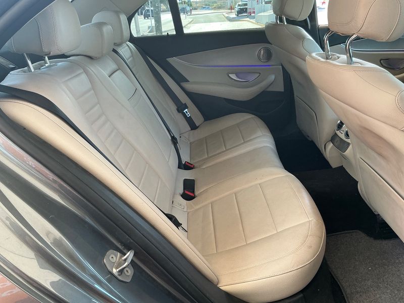 Mercedes-Benz E-Klasse E 350 d AMG Line — zdjęcie 14