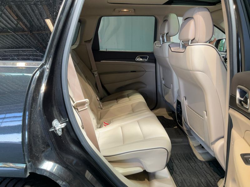 Jeep Grand Cherokee 3.0 CRD Overland — zdjęcie 14