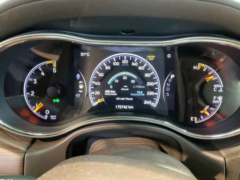 Jeep Grand Cherokee 3.0 CRD Overland — zdjęcie 13