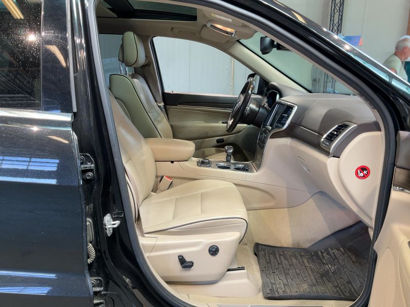 Jeep Grand Cherokee 3.0 CRD Overland — zdjęcie 11