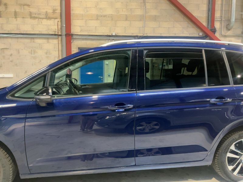 Volkswagen Touran 2.0 TDI IQ.DRIVE — zdjęcie 4