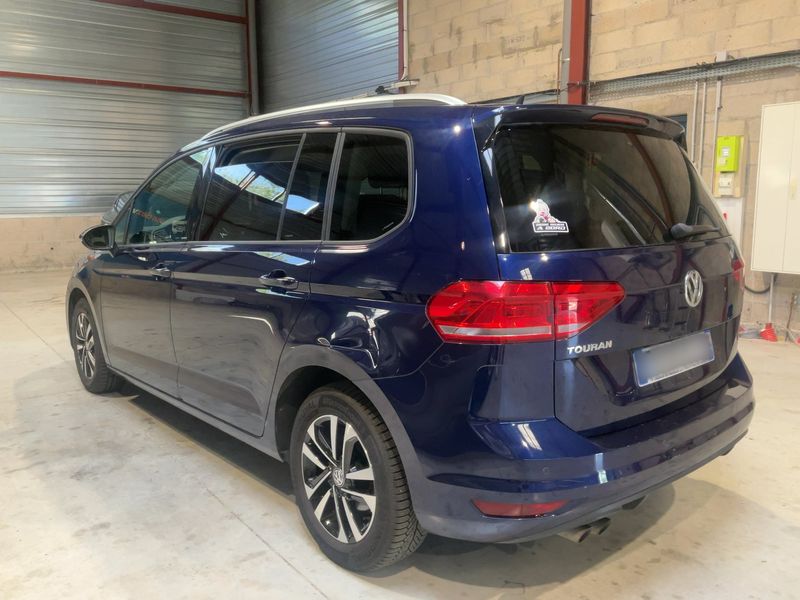 Volkswagen Touran 2.0 TDI IQ.DRIVE — zdjęcie 3