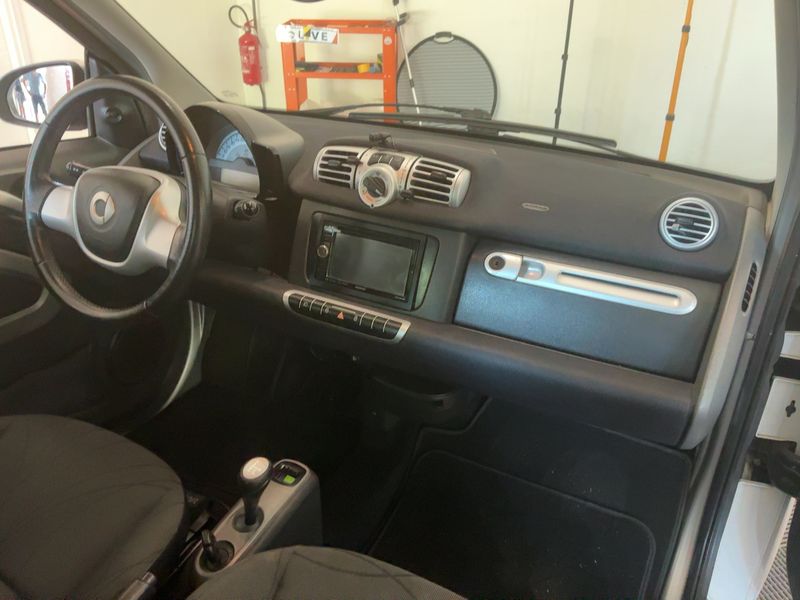 Smart fortwo 1.0 Micro Hybrid Drive pure — zdjęcie 12