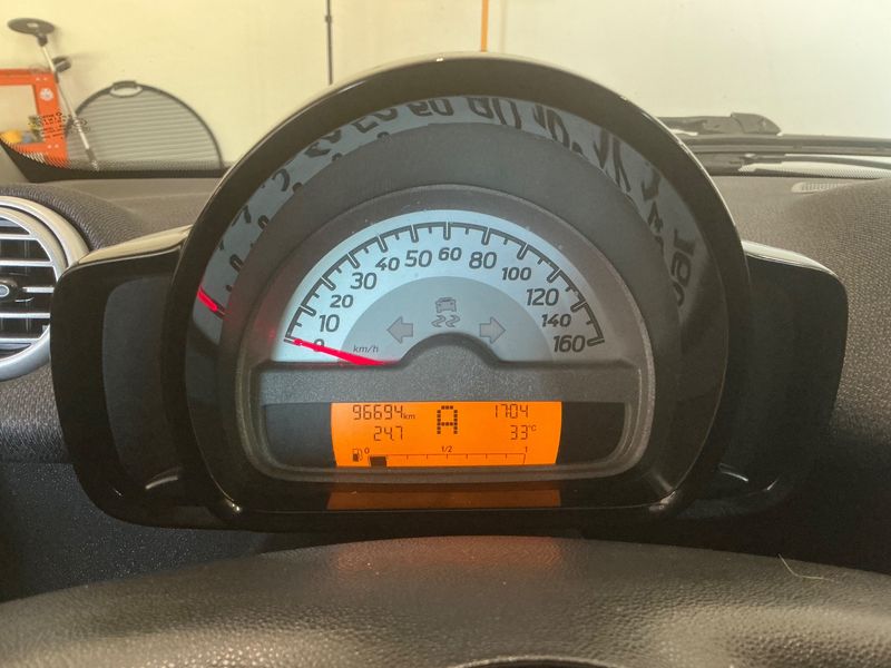 Smart fortwo 1.0 Micro Hybrid Drive pure — zdjęcie 13