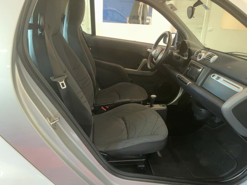 Smart fortwo 1.0 Micro Hybrid Drive pure — zdjęcie 11