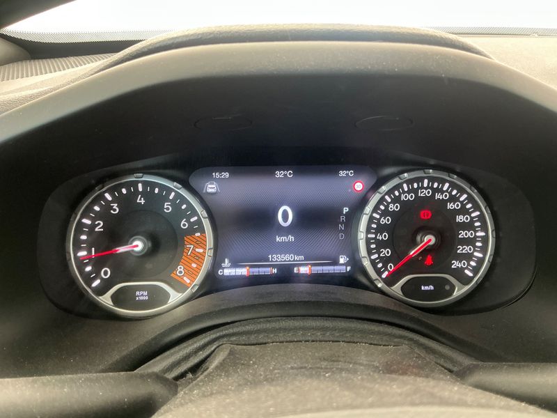 Jeep Renegade 1.3 TGDi Limited 4x2 — zdjęcie 13