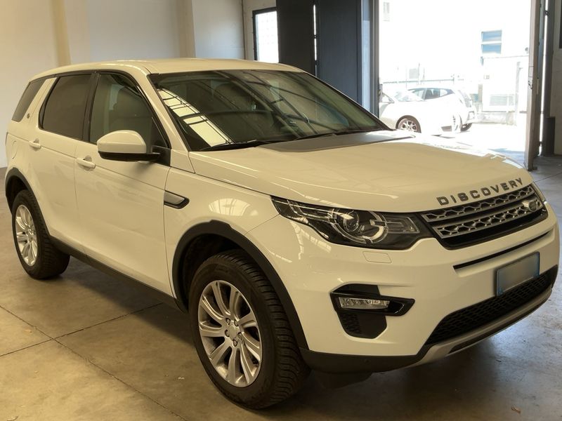 Land Rover Discovery Sport 2.2 Td4 HSE — zdjęcie 8