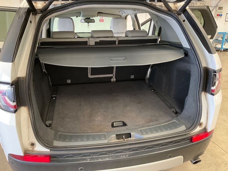 Land Rover Discovery Sport 2.2 Td4 HSE — zdjęcie 10