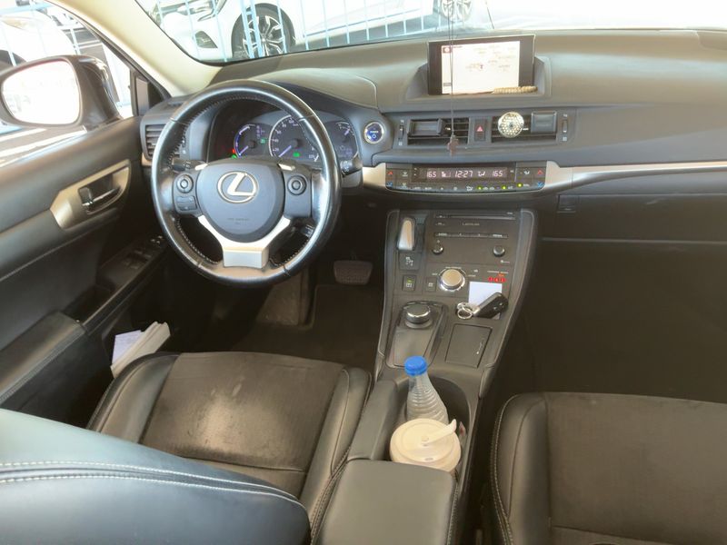Lexus CT-Serie CT 200h Sport Edition — zdjęcie 12