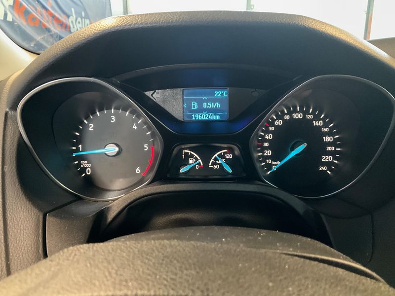 Ford Focus 1.5 TDCi Ambiente 2015 – снимка 4