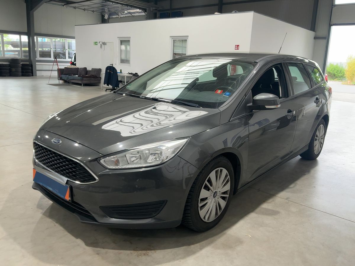 Ford Focus 2017 — photo 1