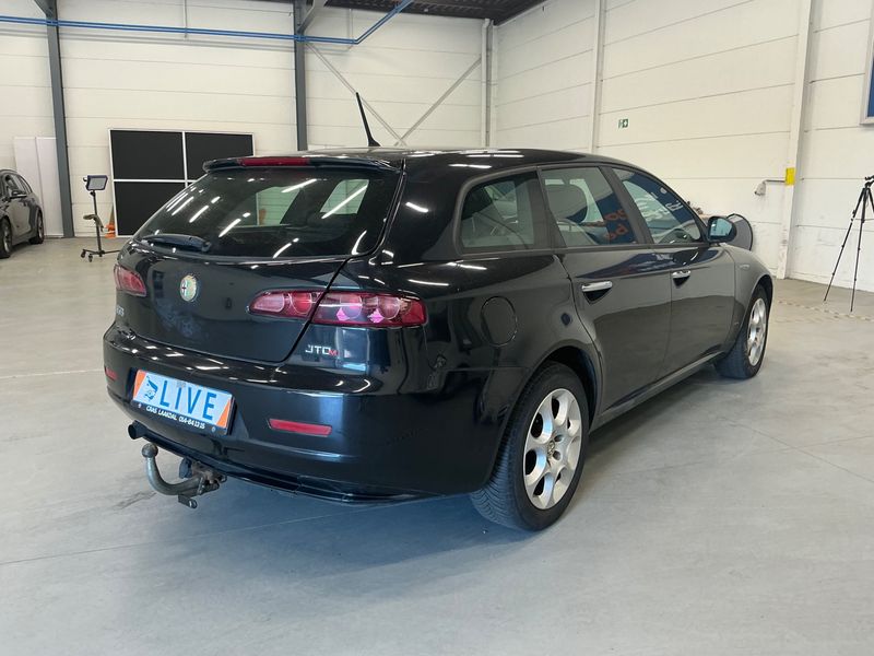 Alfa Romeo Alfa 159 2.0 JTDM — zdjęcie 2