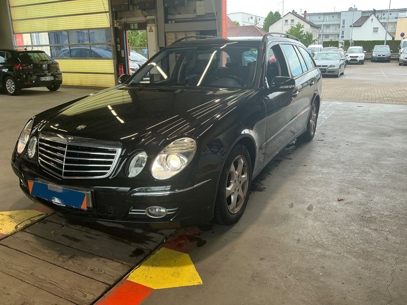 Mercedes-Benz E-Klasse E 320 CDI T Avantgarde 2009 – снимка 1