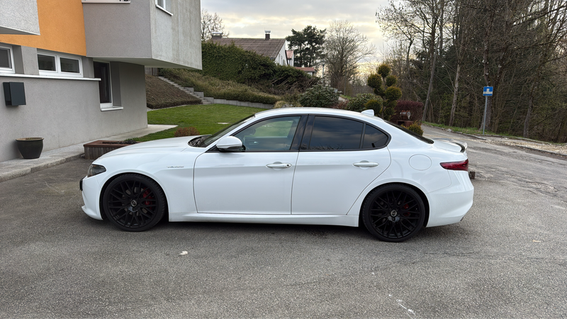 Alfa Romeo Giulia 2.0 Turbo Veloce — zdjęcie 19