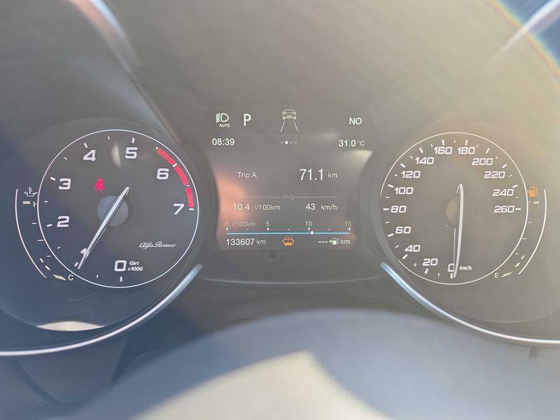 Alfa Romeo Giulia 2.0 Turbo Veloce — zdjęcie 12