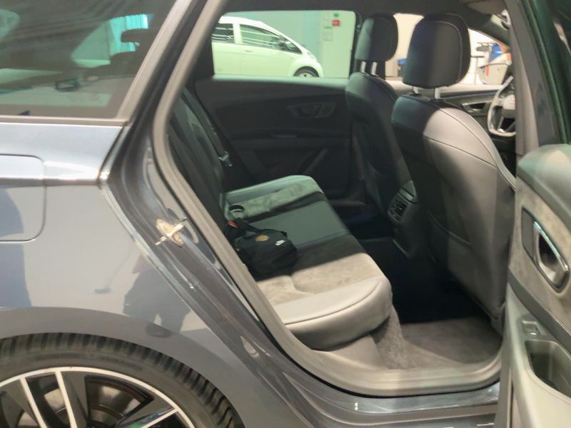 Seat Leon 2.0 TSI Cupra 300 4Drive — zdjęcie 14