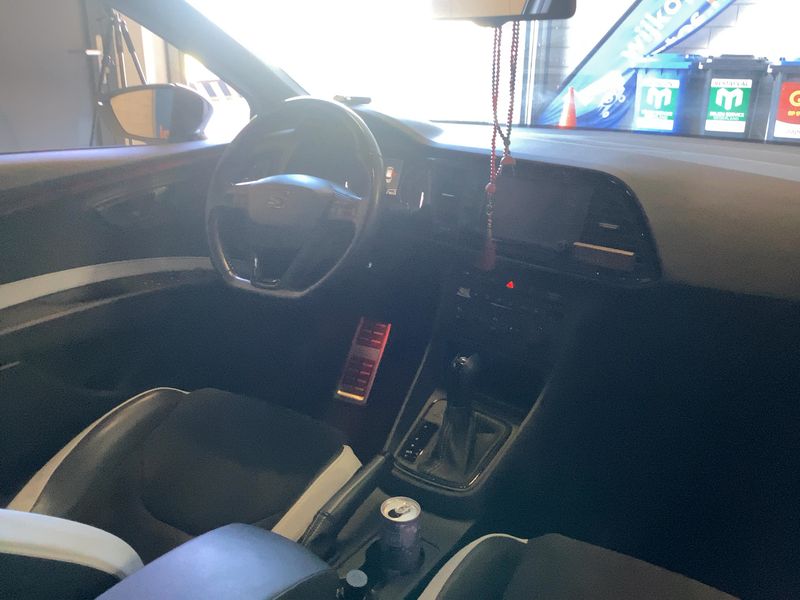 Seat Leon 2.0 TSI Cupra 300 4Drive — zdjęcie 12