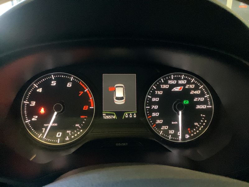 Seat Leon 2.0 TSI Cupra 300 4Drive — zdjęcie 13