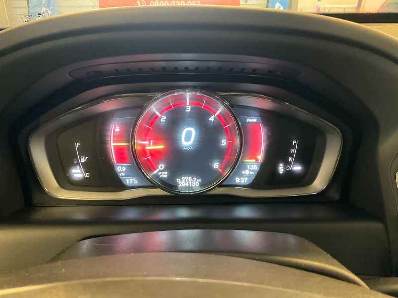 Volvo XC60 2.0 D4 Summum — zdjęcie 13