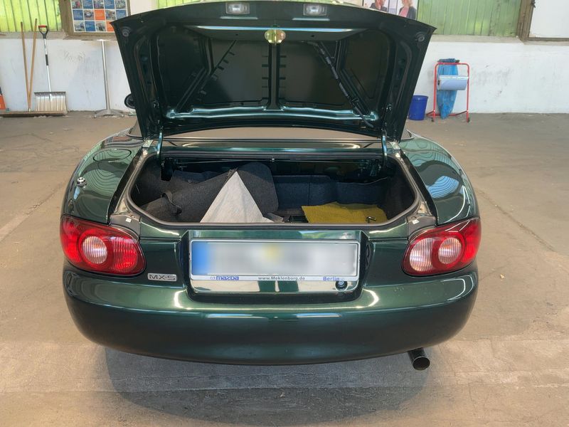 Mazda MX-5 1.6 Roadster — zdjęcie 10