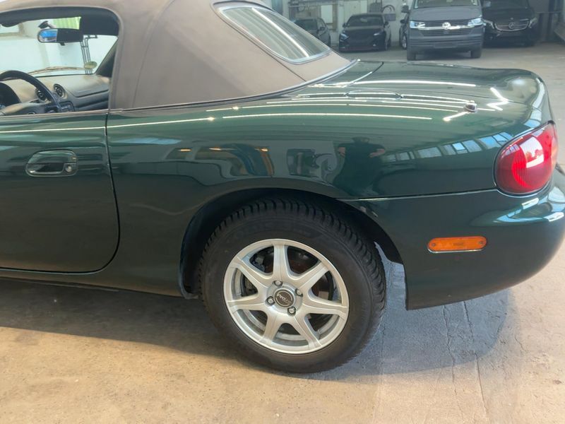 Mazda MX-5 1.6 Roadster — zdjęcie 3