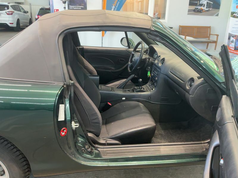 Mazda MX-5 1.6 Roadster — zdjęcie 11