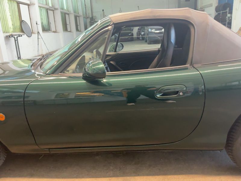 Mazda MX-5 1.6 Roadster — zdjęcie 4