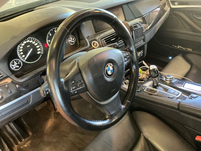 BMW 5er 530d 2011 – снимка 28