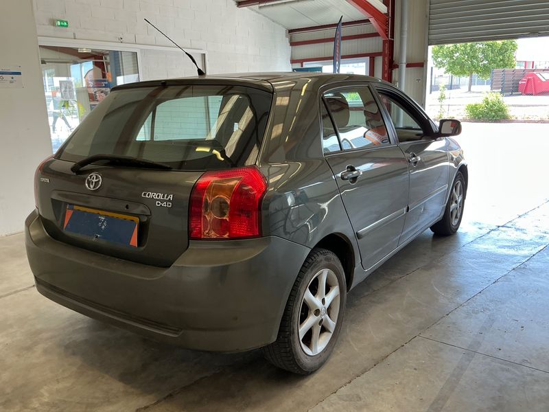 Toyota Corolla 2.0 D-4D Compact Sol — zdjęcie 2