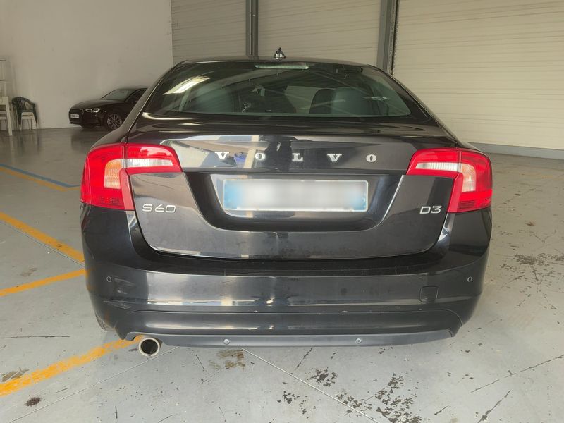 Volvo S60 2.0 D3 Momentum — zdjęcie 5